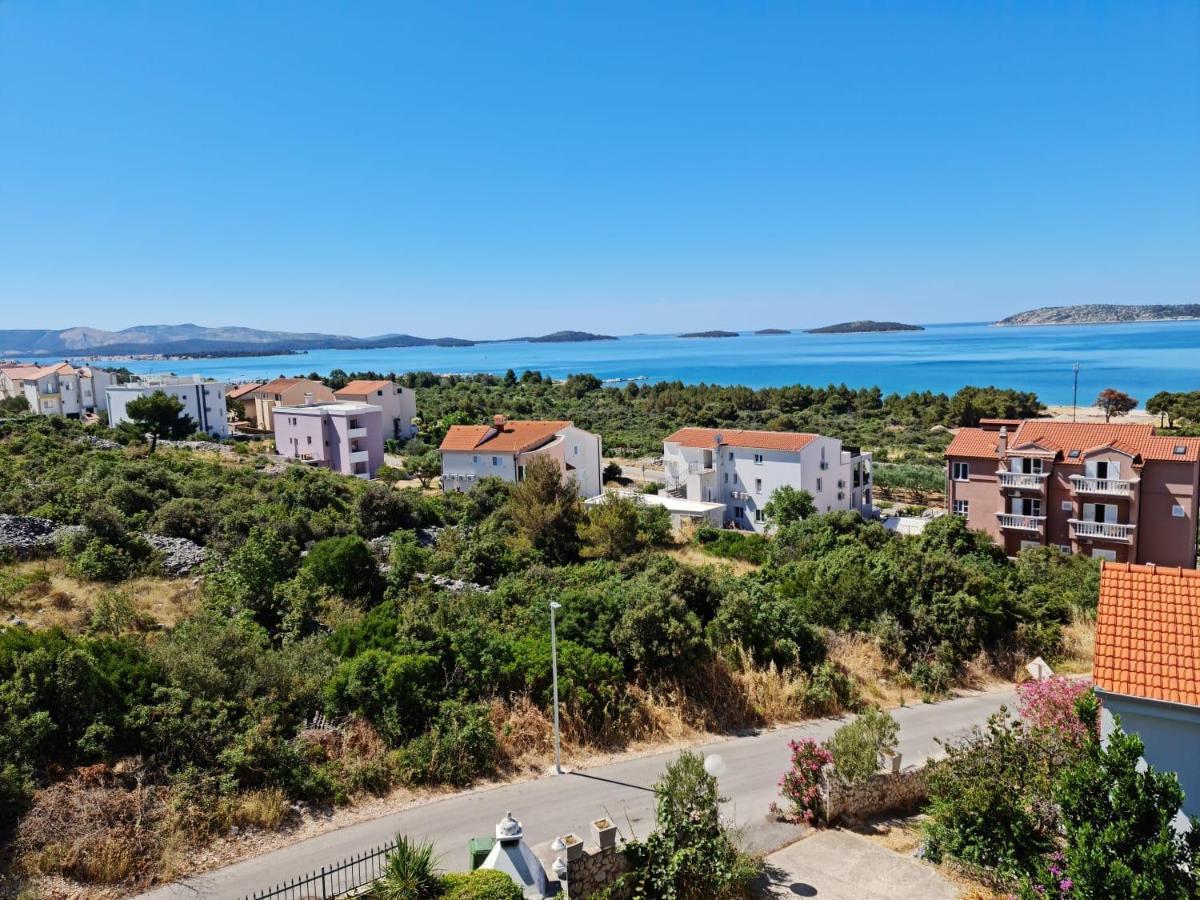 Apartment Luka With Balcony, Sea View And Free Parking Шибеник Экстерьер фото