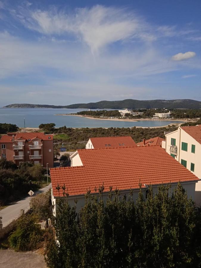 Apartment Luka With Balcony, Sea View And Free Parking Шибеник Экстерьер фото